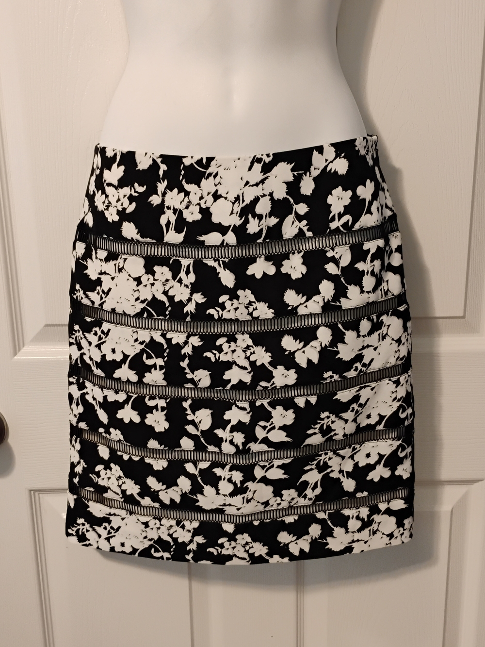 White House Black Market Black and White Floral Mini Skirt with Lace Trim